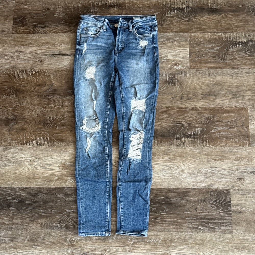 Classic Distressed Skinny Jeans in Blue